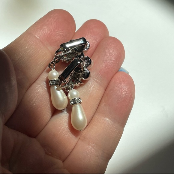 Vintage faux pearl dangle earrings rhinestones silvertone - Picture 5 of 7